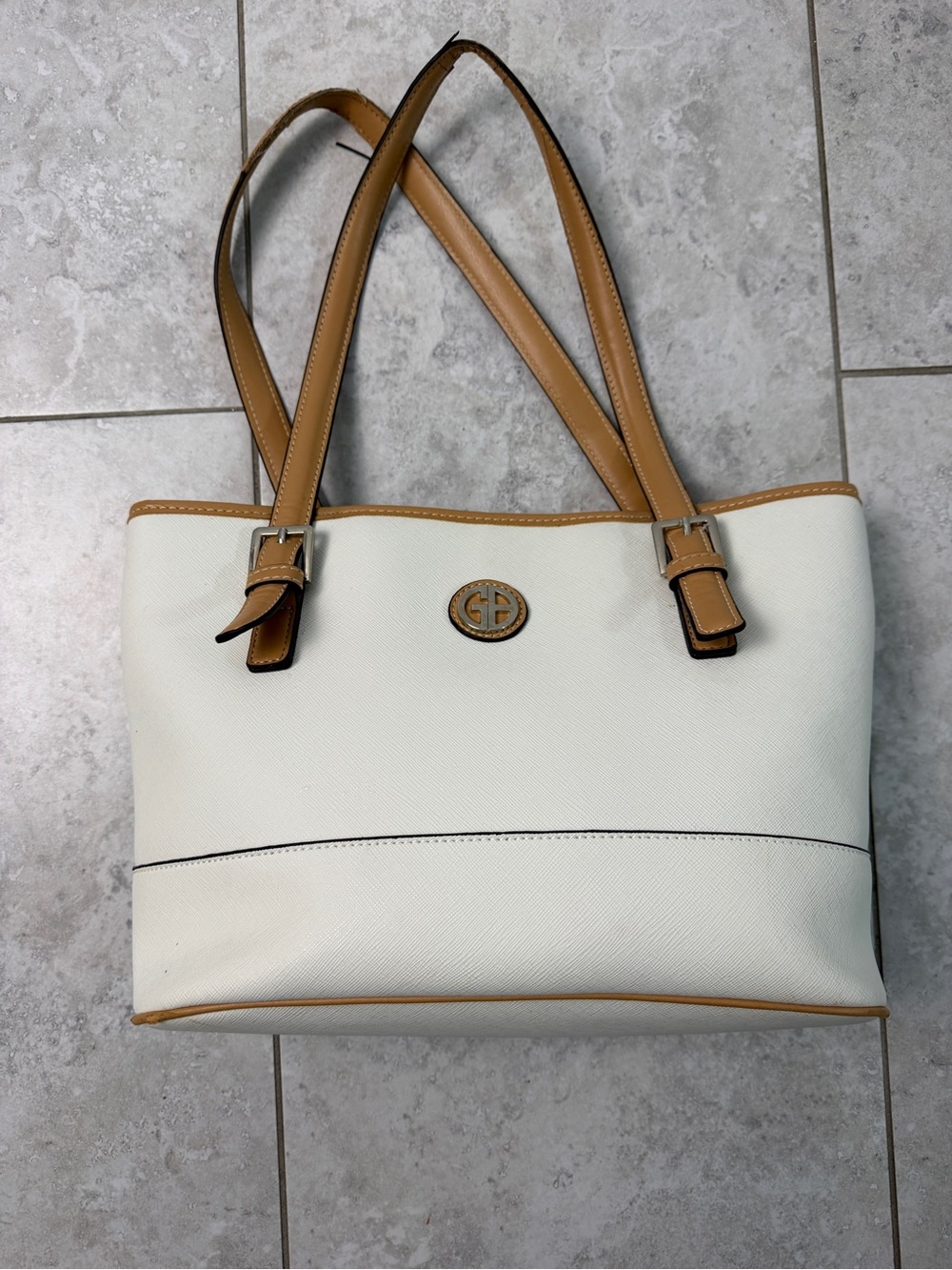 Giani Bernini White Tan Faux Leather Tote Shoulder Bag Large Zip Pocket Purse